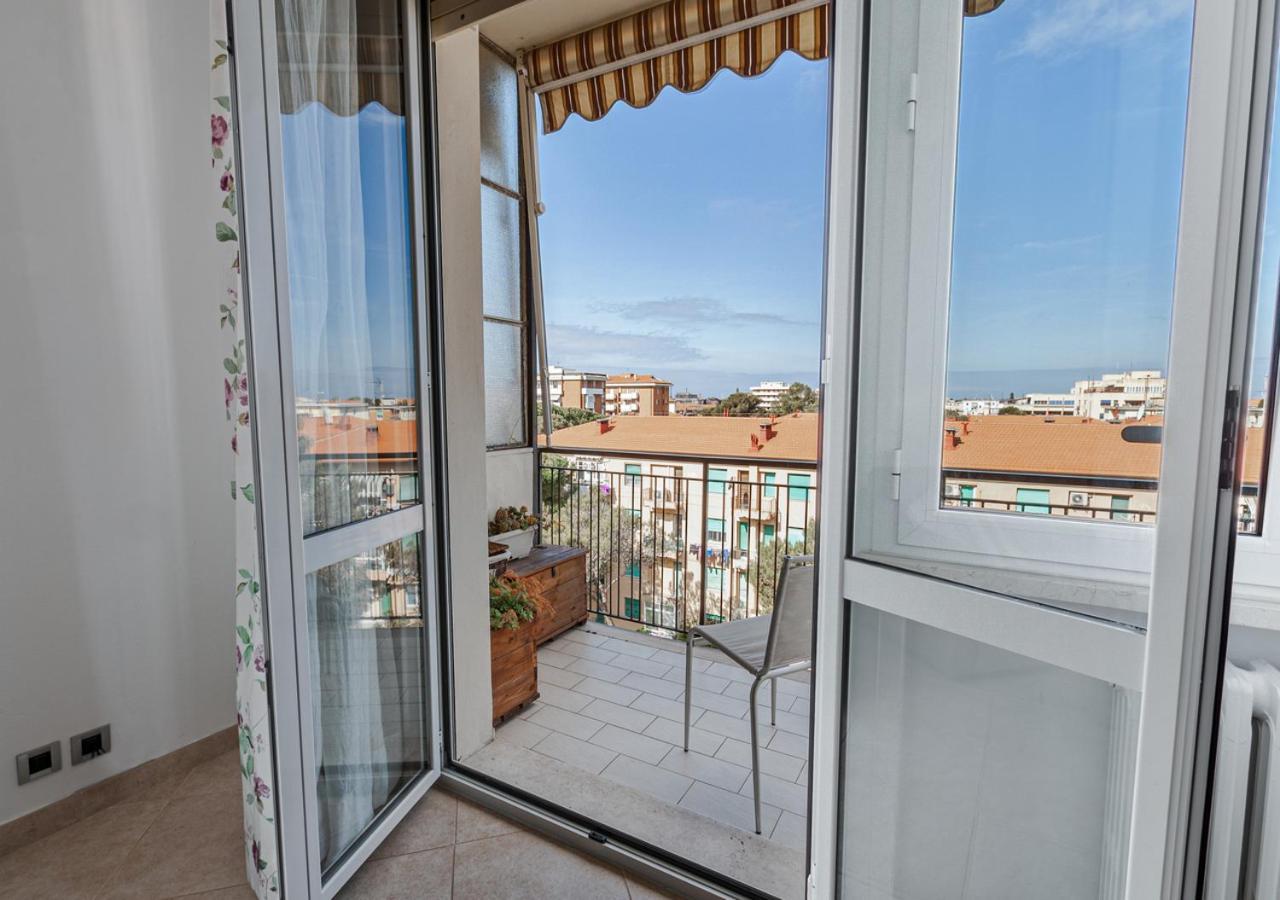 Appartement Luxury House Near Train Station à Livourne Extérieur photo